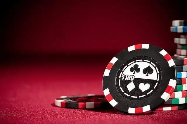 Tabel Hasil kayutogel menampilkan riwayat permainan blackjack dengan kartu, taruhan, dan hasil pembayaran